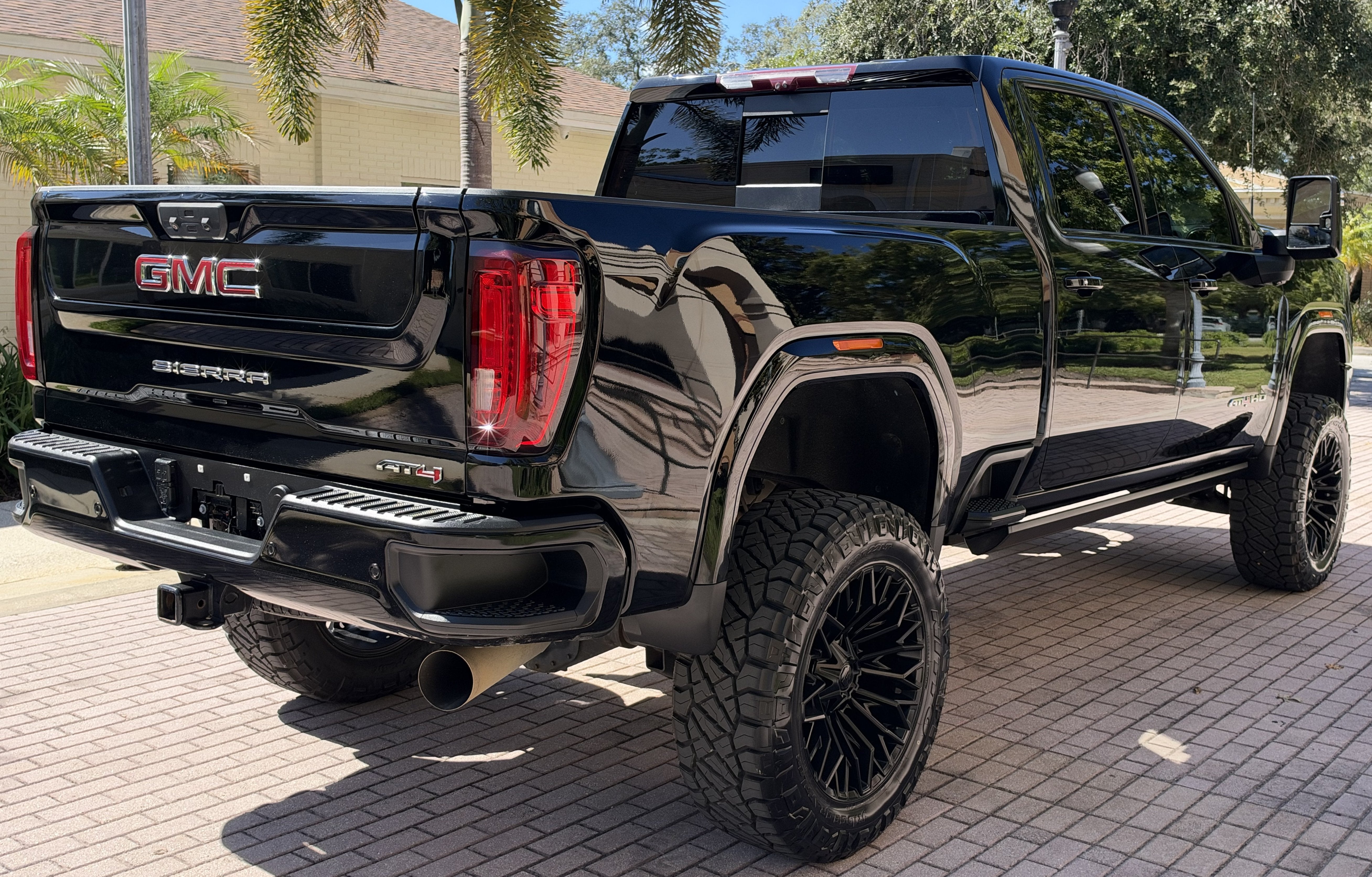 2023 GMC Sierra 2500HD AT4 BDS Custom Lifted Truck