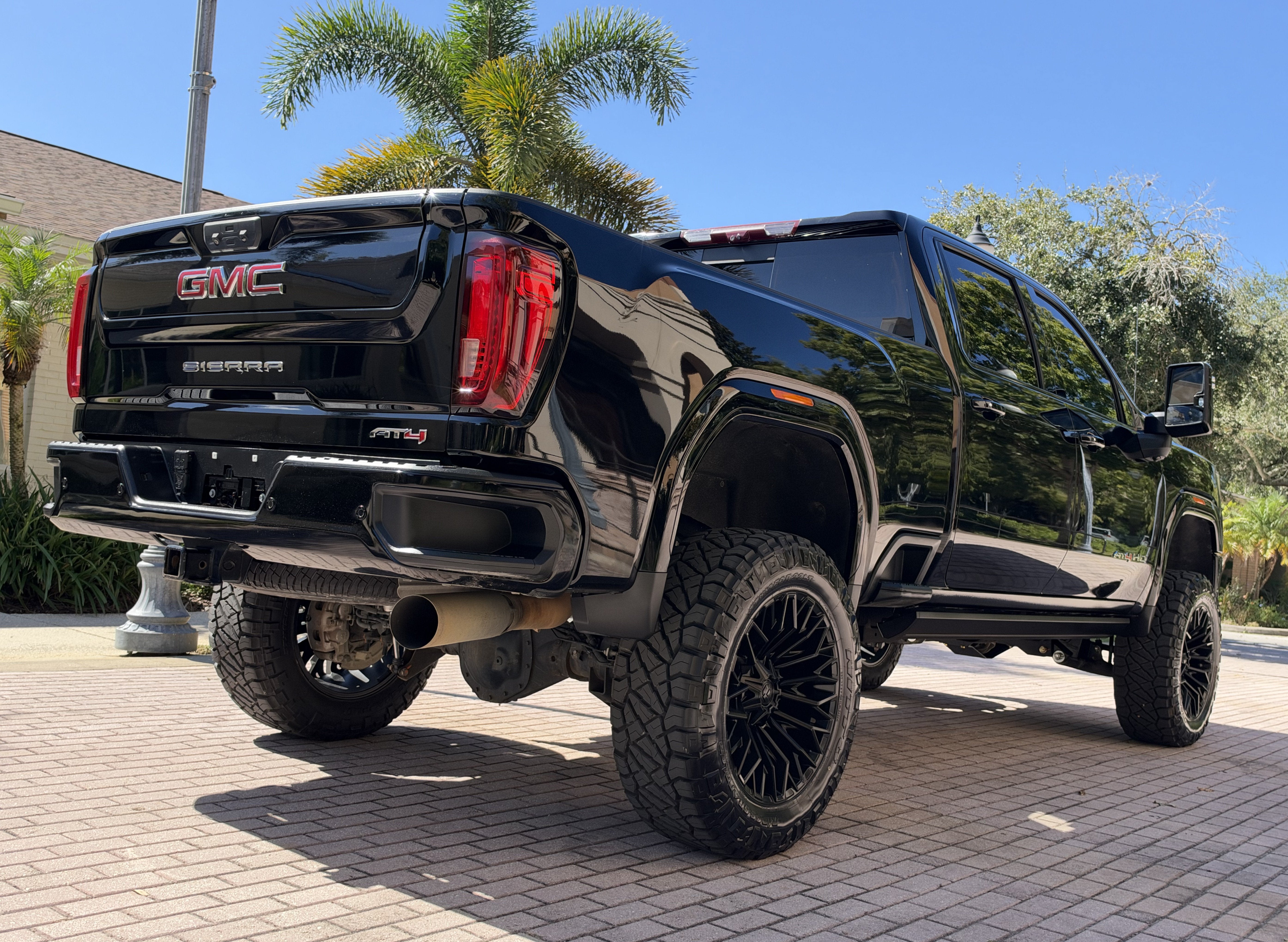 2023 GMC Sierra 2500HD AT4 BDS Custom Lifted Truck
